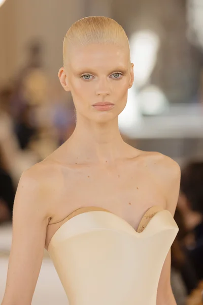 Look 8